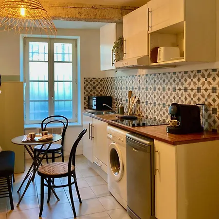 Le Repaire Legendaire Apartment *